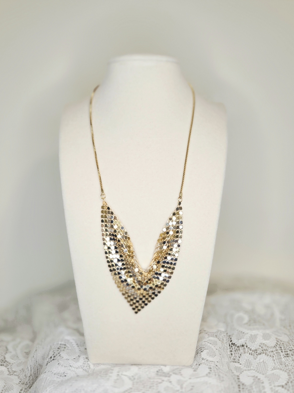 Source Unknown Gold Sequin V-Front Necklace